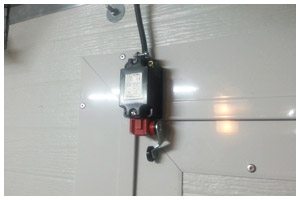 securite-porte-de-passage-garage-montreal